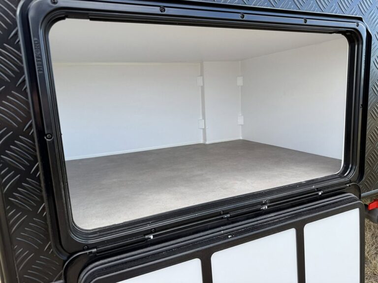 Billabong Quad Bunk Family Caravan 14