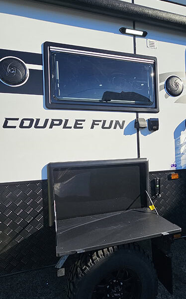 Billabong Couple Fun Caravan