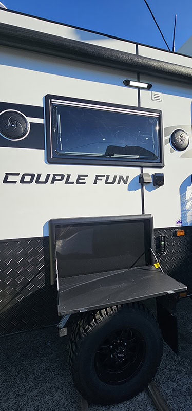 Billabong Couple Fun Caravan