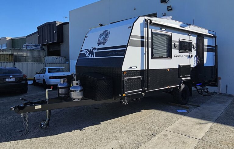 Billabong Couple Fun Caravan