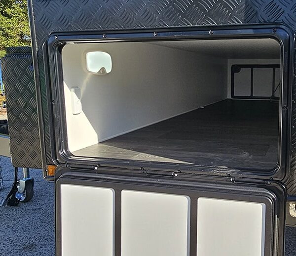 Billabong Couple Fun Caravan