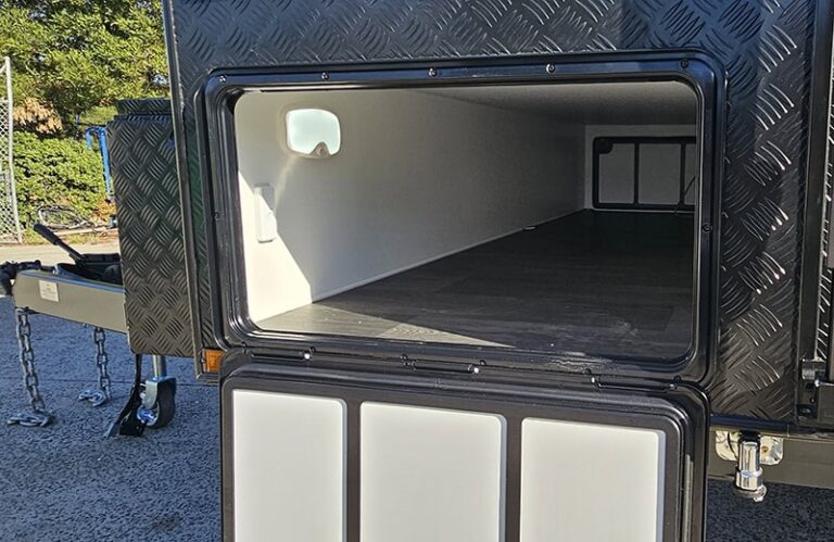 Billabong Couple Fun Caravan