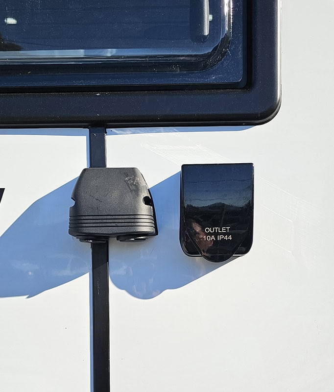 Billabong Couple Fun Caravan