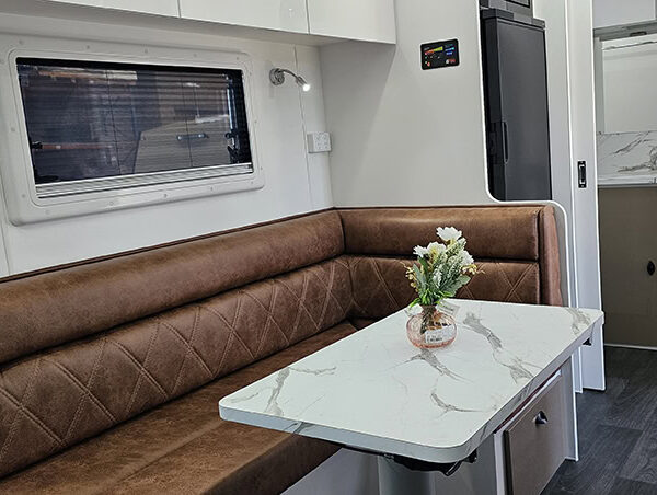 Billabong Couple Fun Caravan