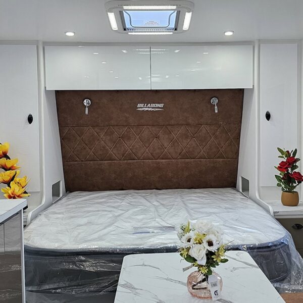Billabong Couple Fun Caravan