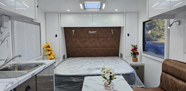 Billabong Couple Fun Caravan